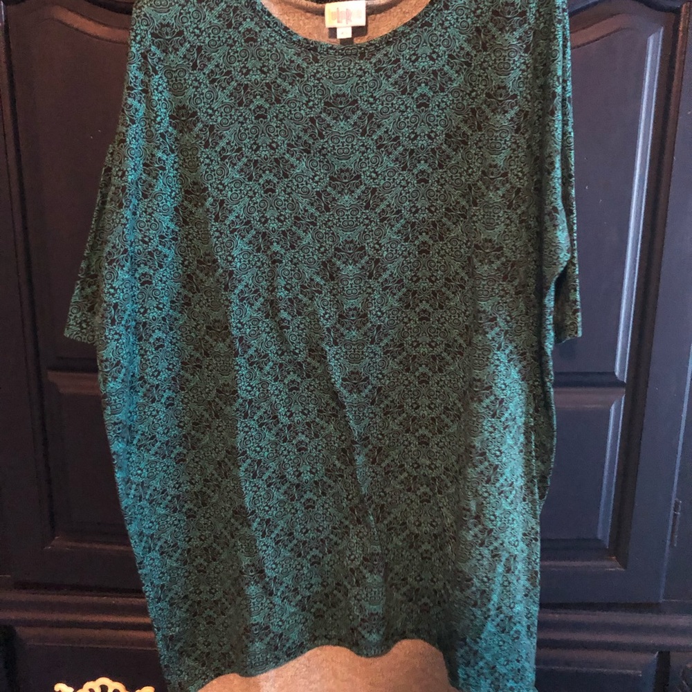 ALL LULAROE BOGO 50% OFF* EUC Lularoe Irma Tunic